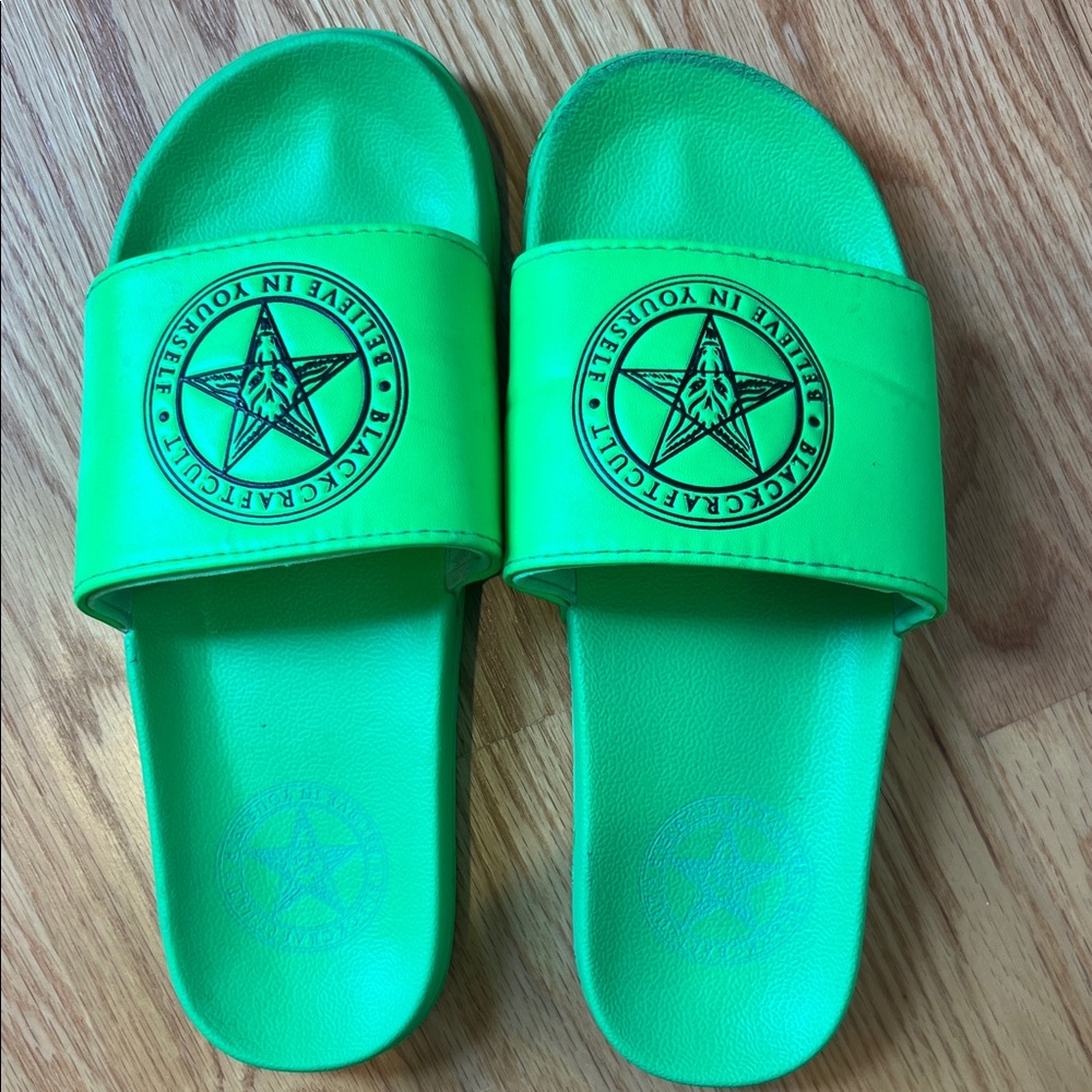 Black Craft Green Slides